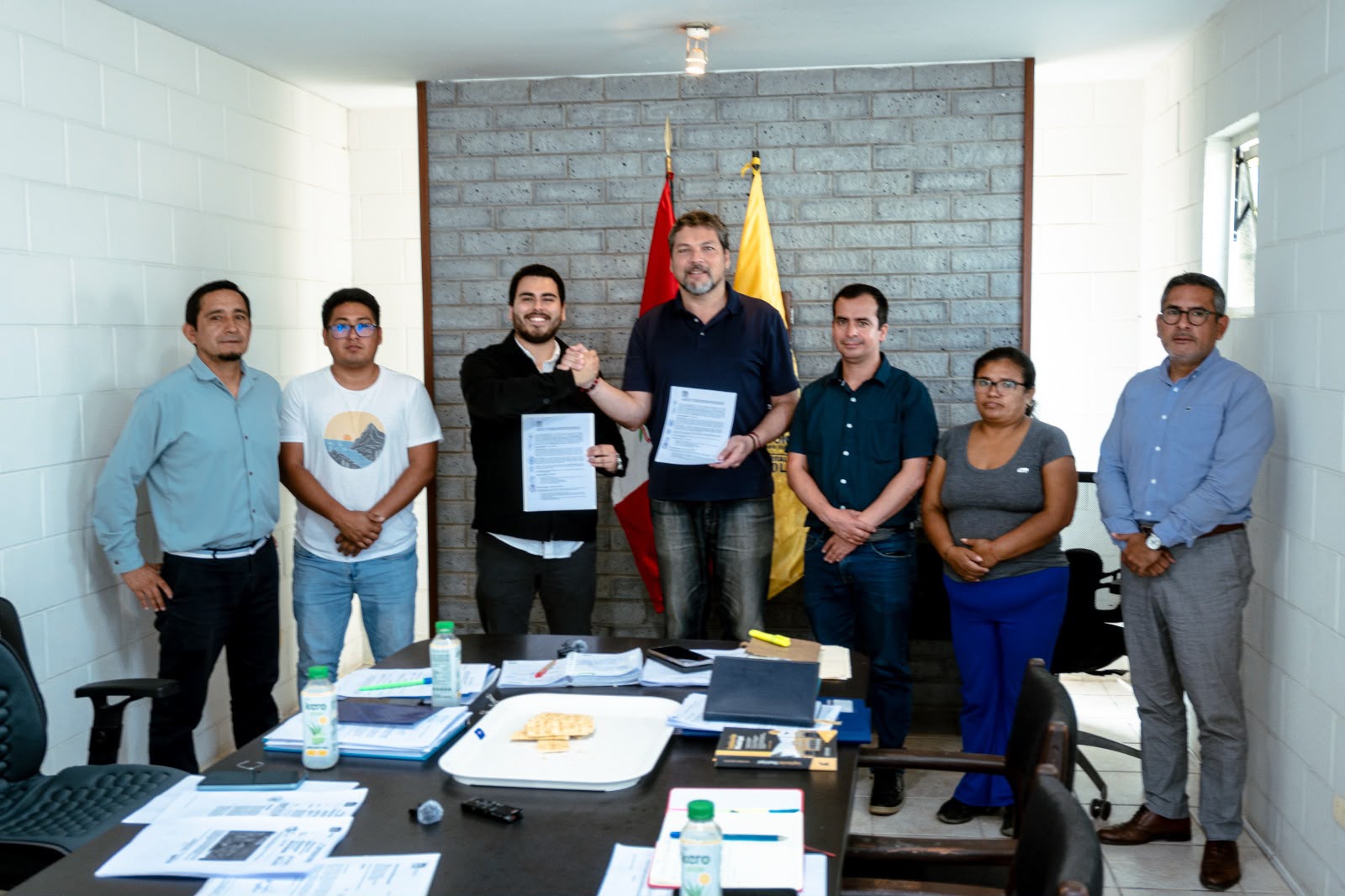 Firma del piloto institucional con la Municipalidad de San Bartolo